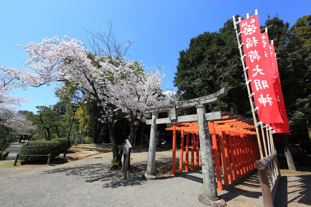 Inari shrine at Suizenjim, Kumamoto