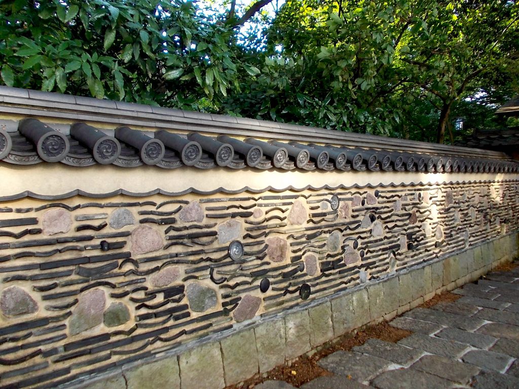 Hakatabei walls at Rakusuien, Fukuoka