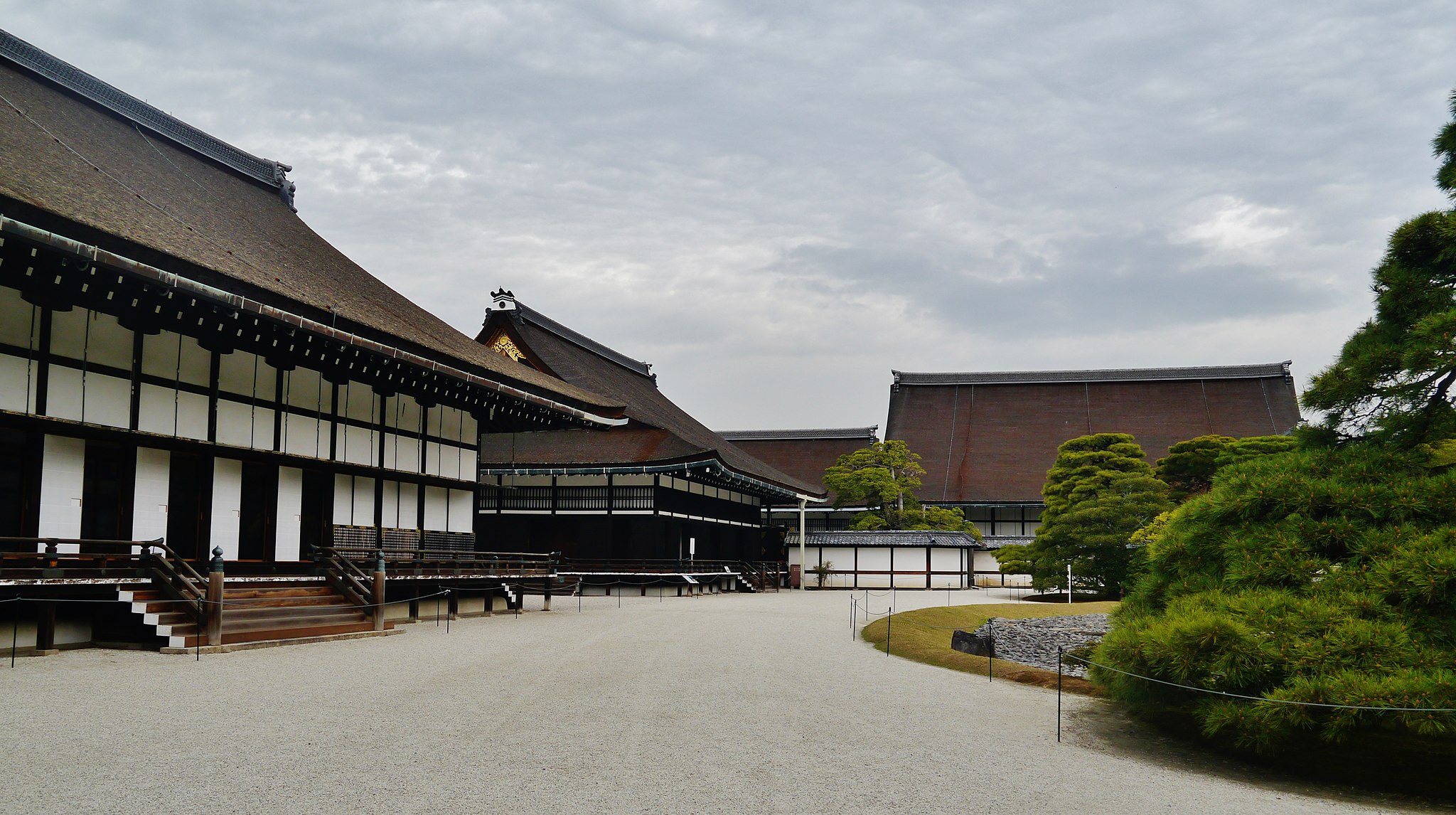 Kyoto Imperial Palace. Credit: Zairon. Licensed under CC.