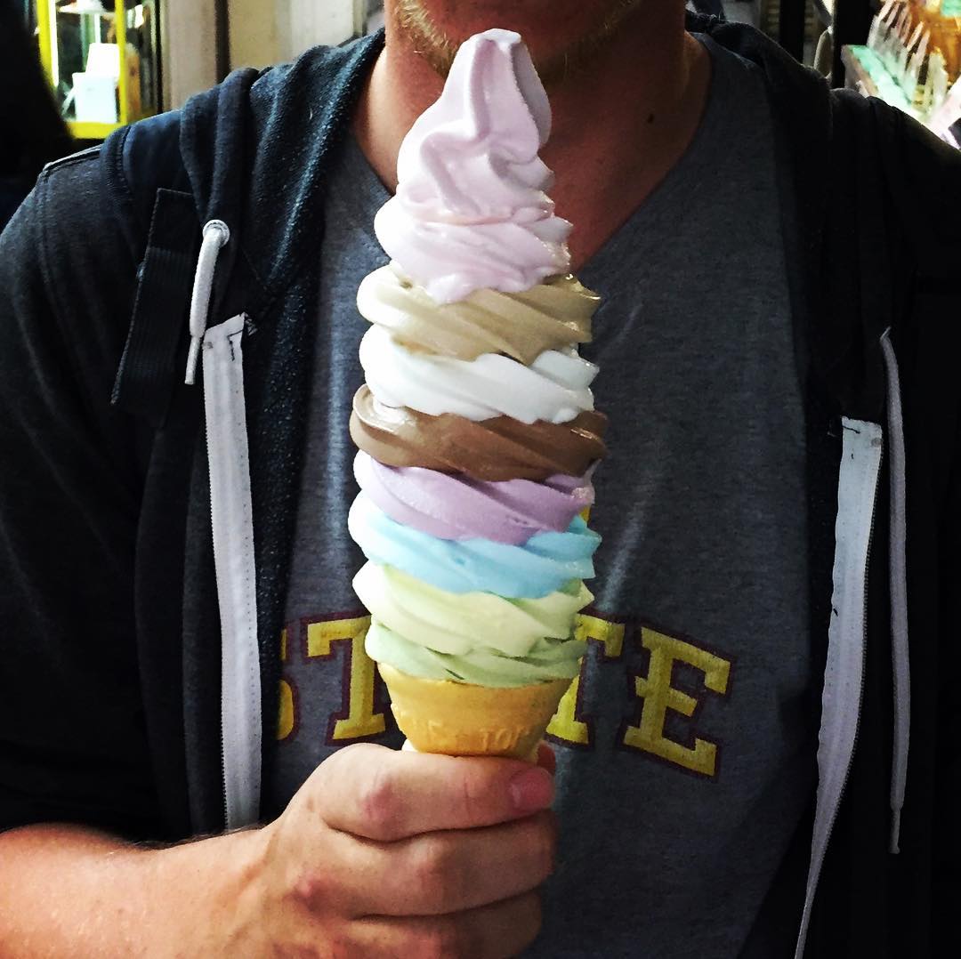 8 flavor ice cream in tokyo gigantic tourist in japan
