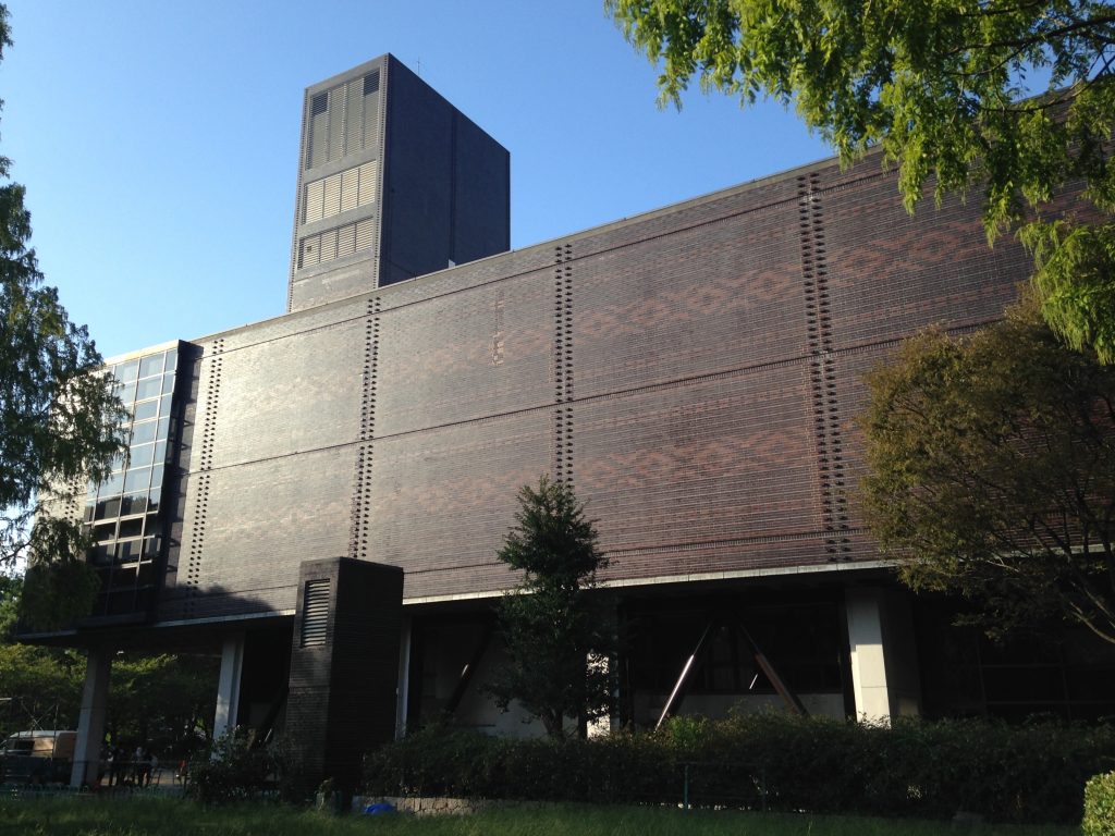 Fukuoka Prefectural Museum of Art. Licensed under CC. Credit: そらみみ, wikimedia.org