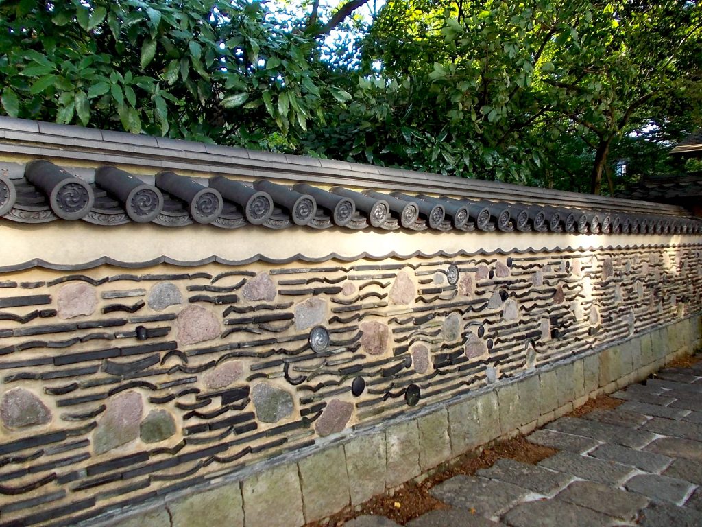 Hakatabei walls at Rakusuien, Fukuoka