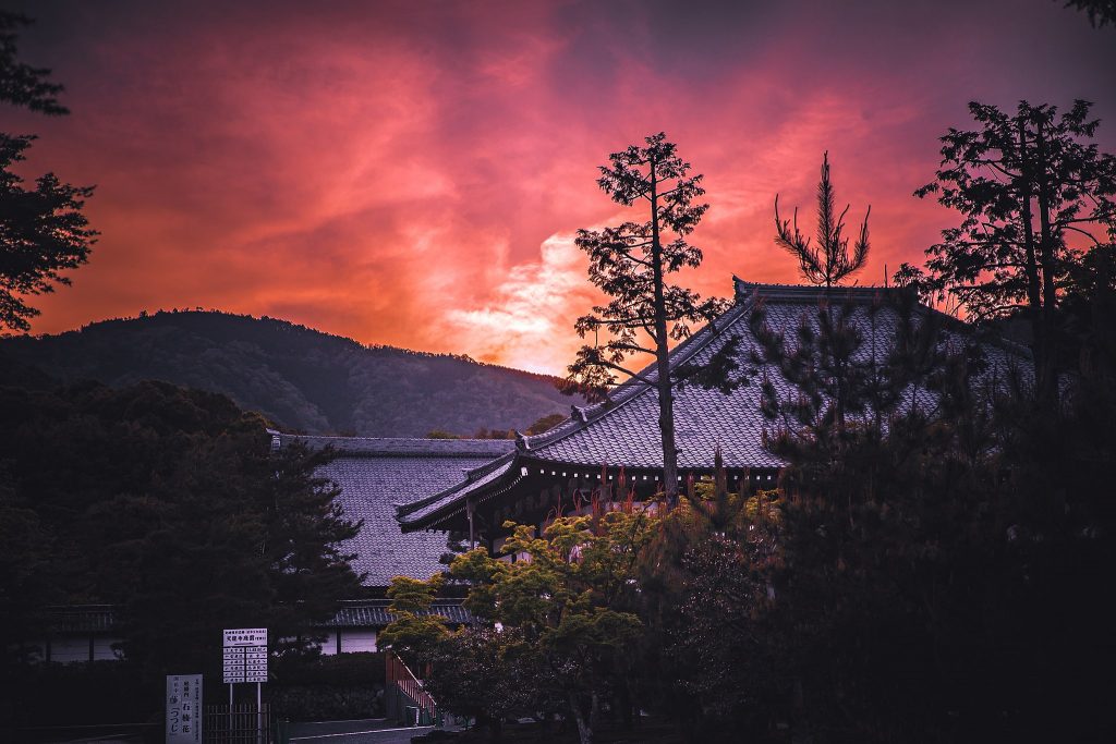 Sunset at Tenryuji. Public Domain.