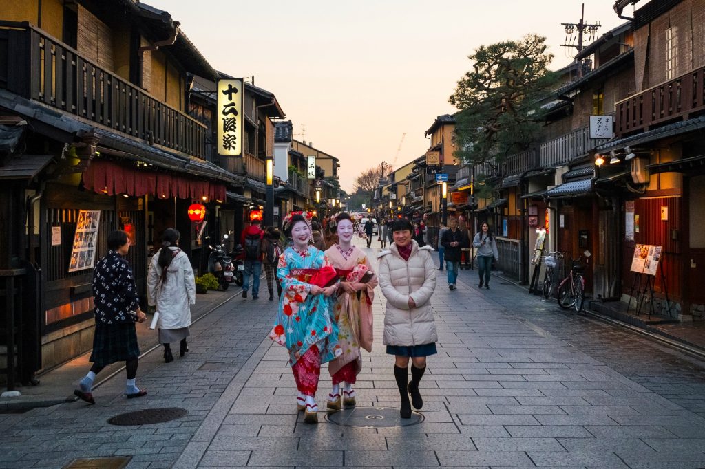 Gion District, Kyoto. Credit: a.canvas.of.light. Licensed under CC.