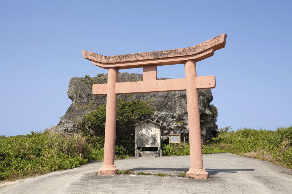 Obi-Iwa rock, Shimoji island, Miyako. ©OCVB.