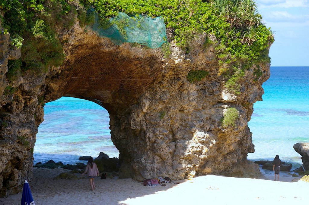 Sunayama Beach, Miyakojima. Credit: Nao Iizuka. Licensed under CC BY 2.0.