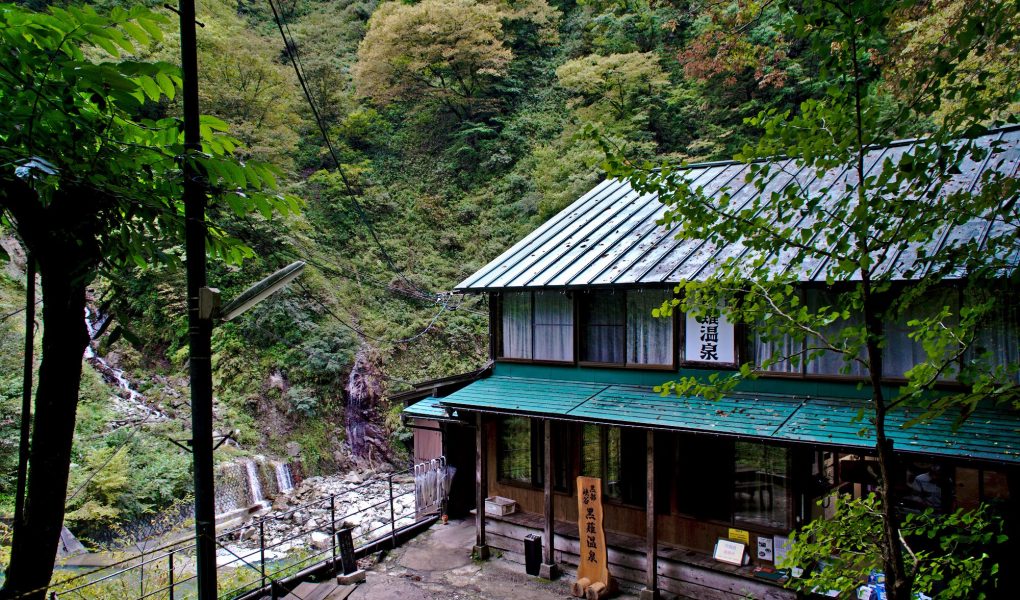 Kuronagi Onsen, Kurobe Gorge. © touristinajapan.com