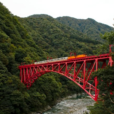 Kurobe Gorge Railway. © touristinajapan.com