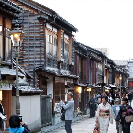 Higashi Chaya District, Kanazawa. © touristinjapan.com