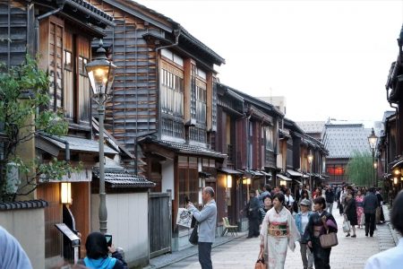 Higashi Chaya District, Kanazawa. © touristinjapan.com