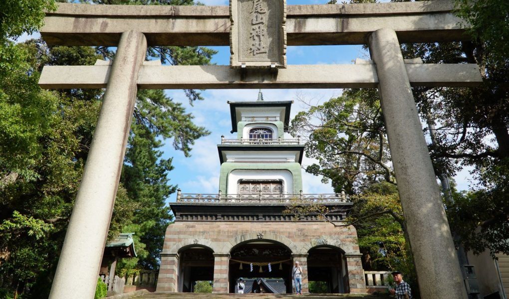 Main gate at Oyama Shrine, Kanazawa © touristinajapan.com.